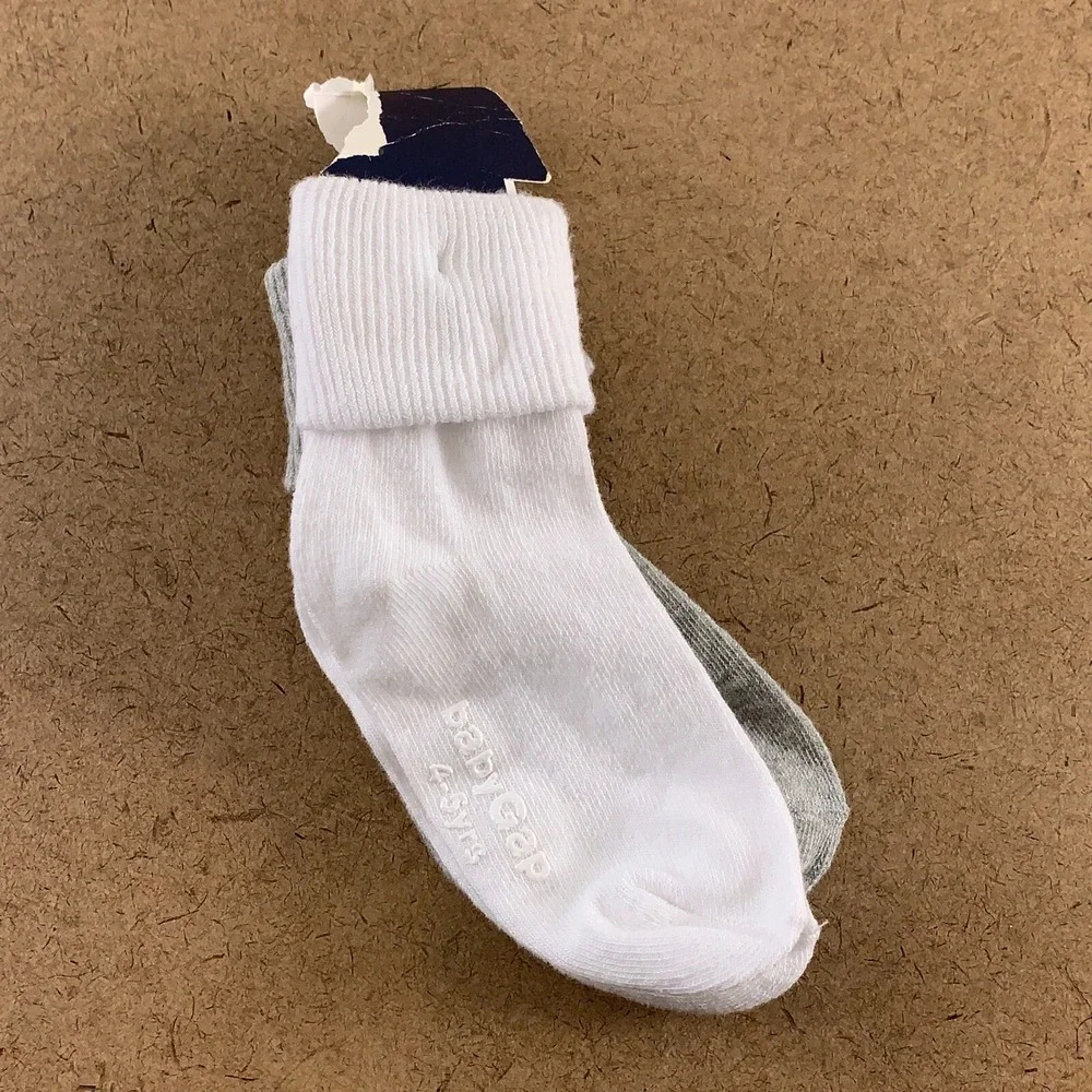 GAP Toddler Boy Size 4-5 Years Gray White Cuffed Socks 2 Pairs NWT